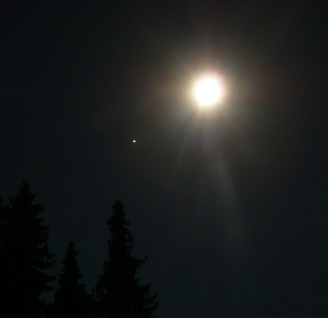 'Super' Harvest Moon Marks Earth's Changing Seasons